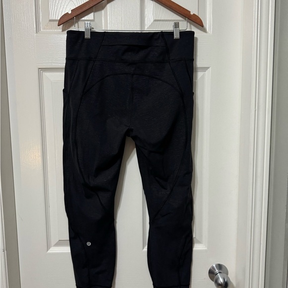 Lululemon time to sweat crops size 12 euc - Picture 2 of 6